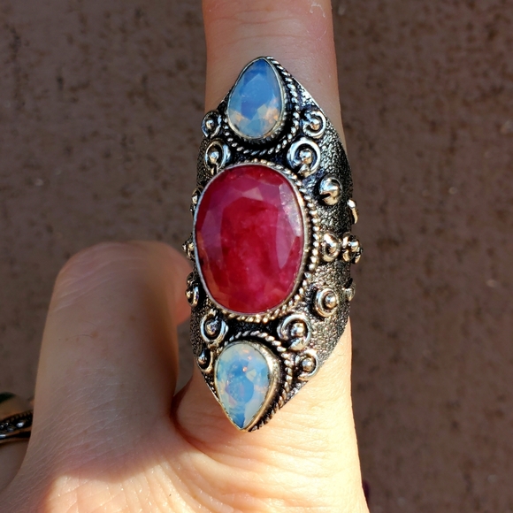 New Kashmir Ruby & Milky Opal 925 Silver Statement Ring. - Picture 4 of 9
